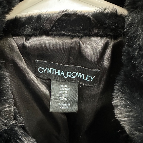 Cynthia Rowley Black Faux Fur Jacket – Size Small, Preloved - Picture 3 of 3